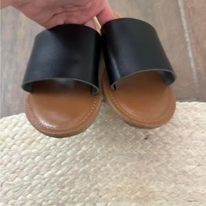 Women’s black sandals